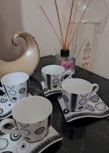 Gri Beyaz Desenli 4'lü Fincan Takımı