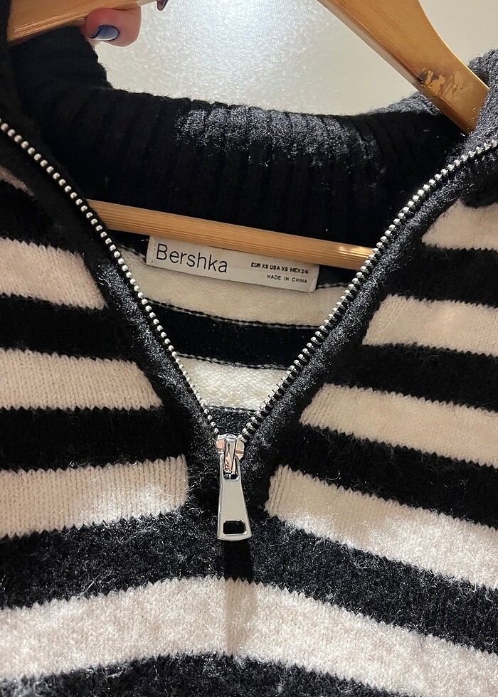 Bershka çizgili kazak - Görsel 3