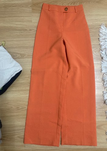 Kadın Bej Pilili Kumaş Pantolon