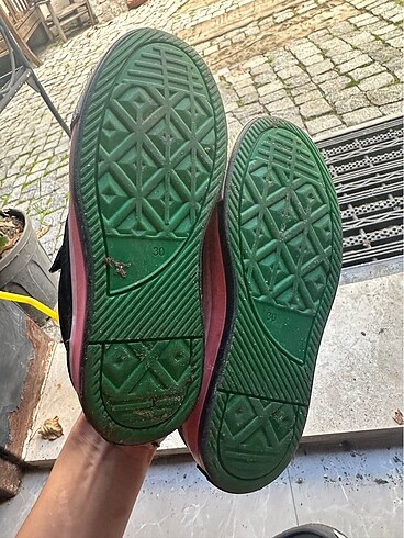 30 Beden Benettonun ayakkabısı