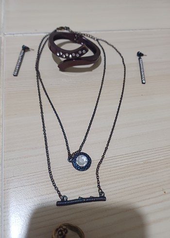 Avon Zincir Detaylı Siyah Gotik Takı Seti