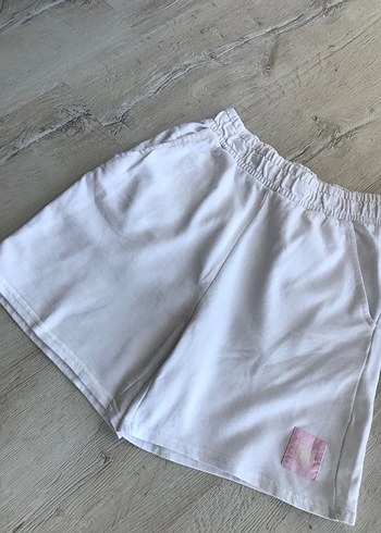 Beyaz Pamuklu Şort Bershka
