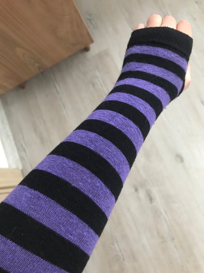 Mor Siyah Çizgili Kesik Parmak Kolluk - Görsel 2