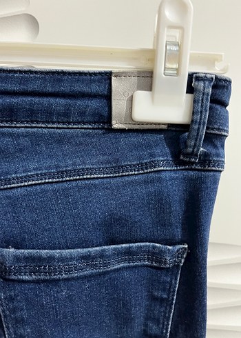 m Beden Kadın Lacivert Beli Kemerli Dar Paça Kot Pantolon