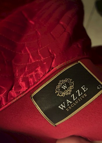 Kırmızı Kadın Kaban Broş Detaylı - Görsel 4