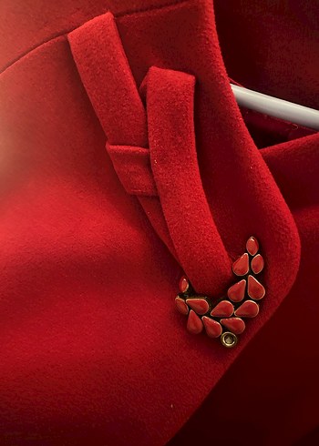 Kırmızı Kadın Kaban Broş Detaylı - Görsel 11