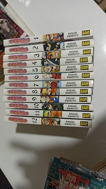  Naruto ilk 12 cilt 1kez okundu yeni şuan 120tl tanesi 100TL'den