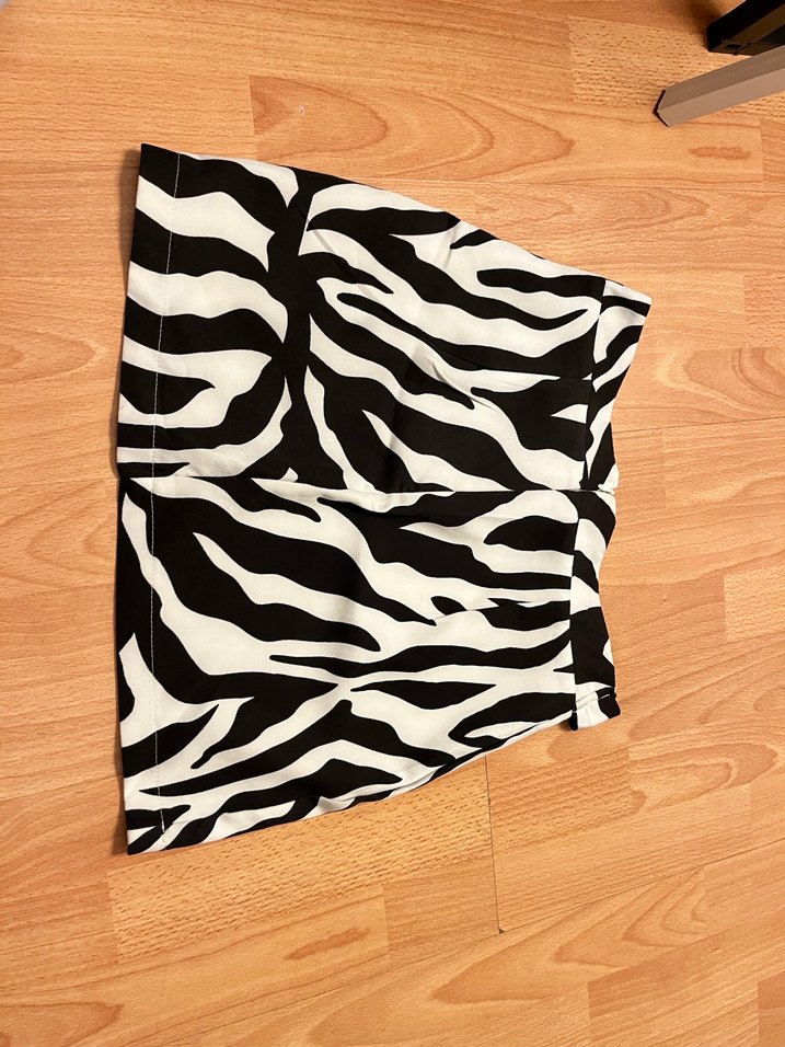 Zebra Desenli Mini Etek - Görsel 2