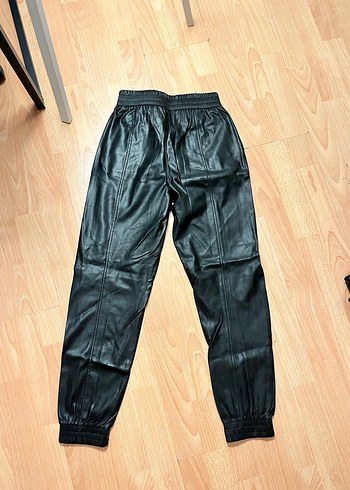 Kadın Siyah Deri Beli Kemerli Rahat Pantolon