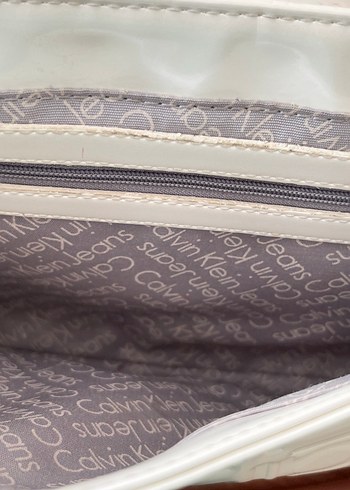 CALVIN KLEIN JEANS Krem Deri Tokalı Kadın Çanta - Görsel 4