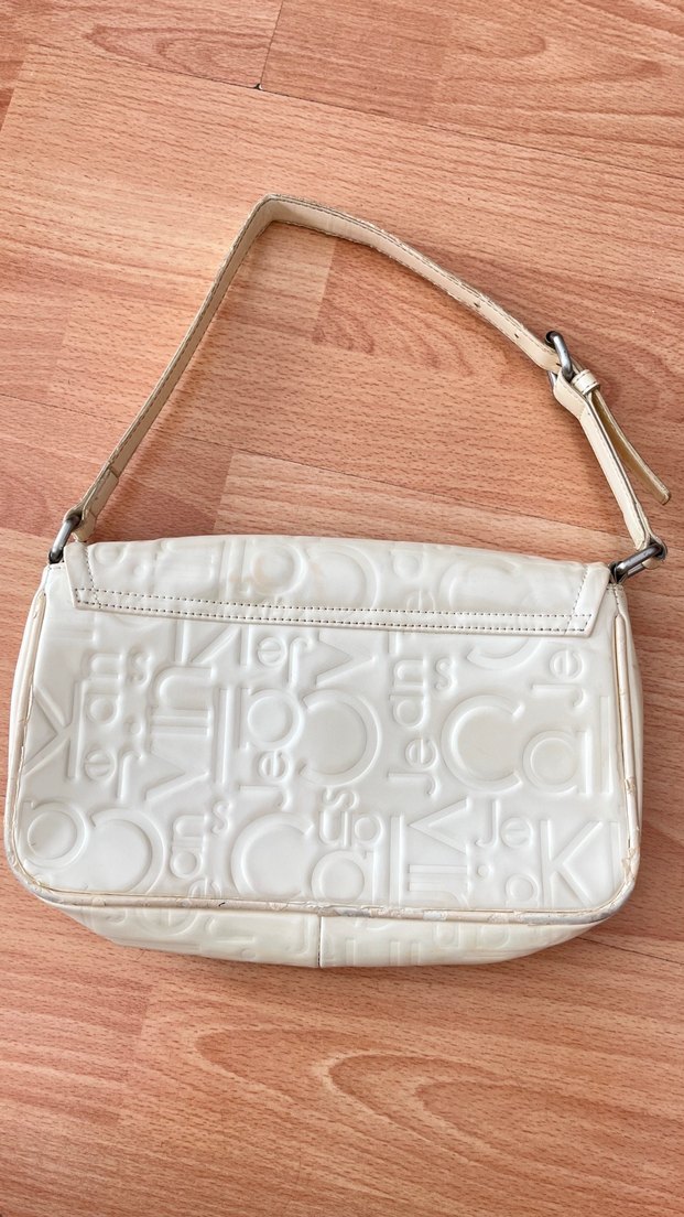 CALVIN KLEIN JEANS Krem Deri Tokalı Kadın Çanta - Görsel 2