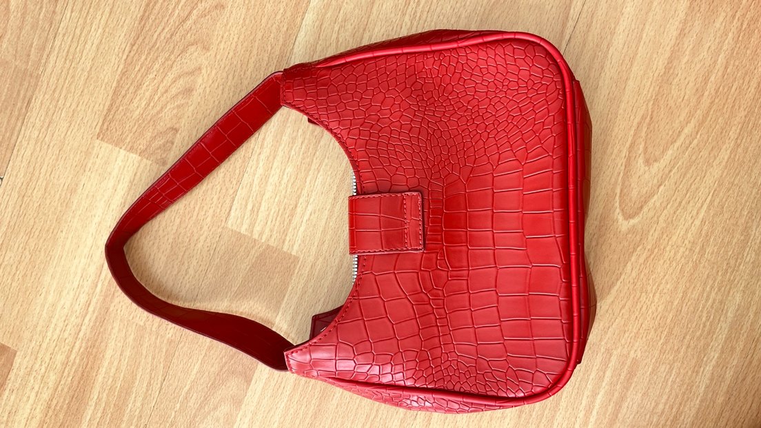 Kırmızı Parlak Deri Yılan Desenli Kadın Çanta - Görsel 2