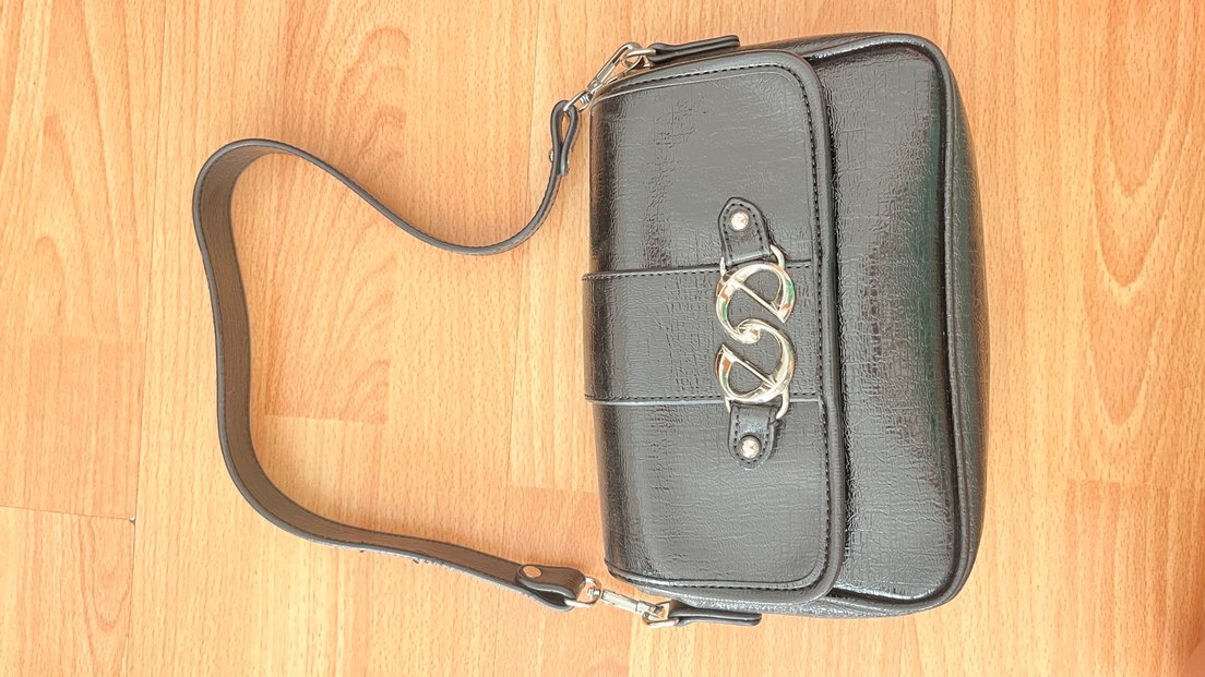 ELLE Tokalı Parlak Siyah Deri Kadın Çanta - Görsel 4