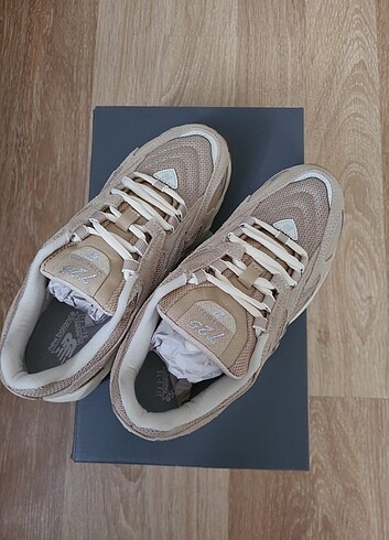38,5 Beden New Balance 725x