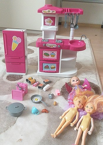 Pastel Pembe Oyuncak Mutfak Seti ve Bebekler - Görsel 2