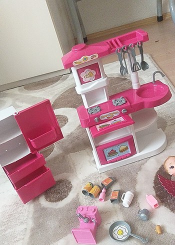 Pastel Pembe Oyuncak Mutfak Seti ve Bebekler - Görsel 4