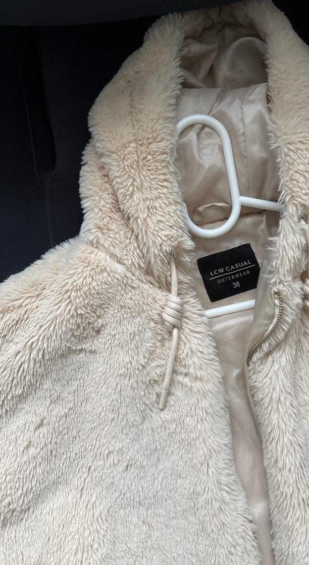 Krem Kapüşonlu Kadın Peluş Ceket - Görsel 2