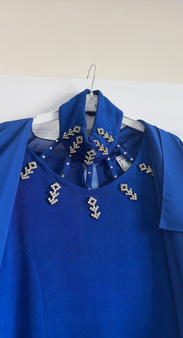 Mavi İşlemeli Uzun Drapeli Kadın Abiye - Görsel 3