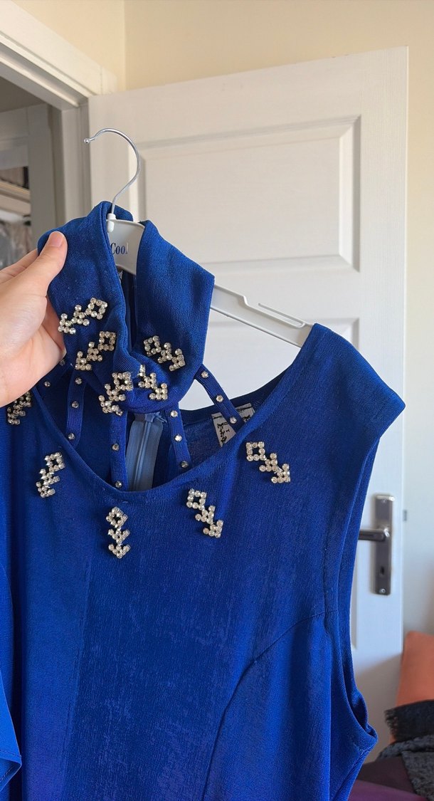 Mavi İşlemeli Uzun Drapeli Kadın Abiye - Görsel 4