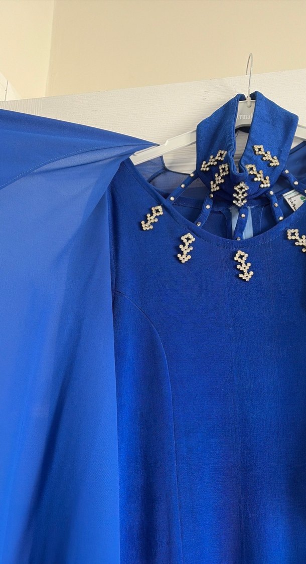 Mavi İşlemeli Uzun Drapeli Kadın Abiye - Görsel 2