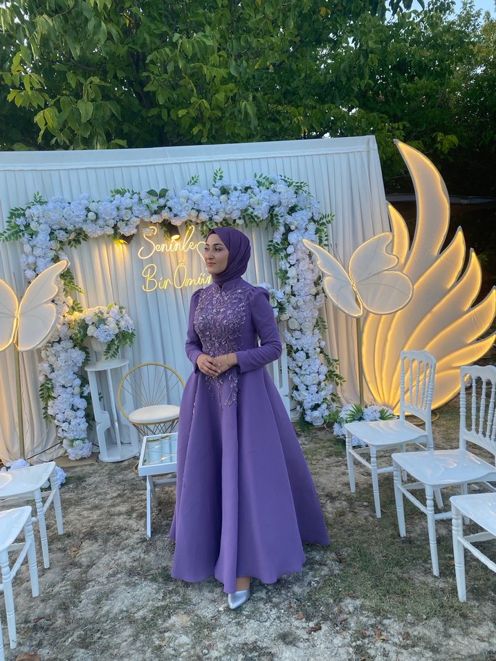 Uzun Mor Tesettür Abiye Elbise - Görsel 3