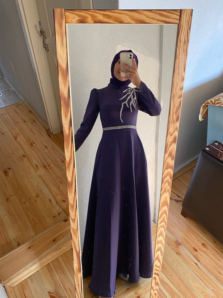 Uzun Mor Gotik Yüksek Yakalı Elbise - Görsel 2
