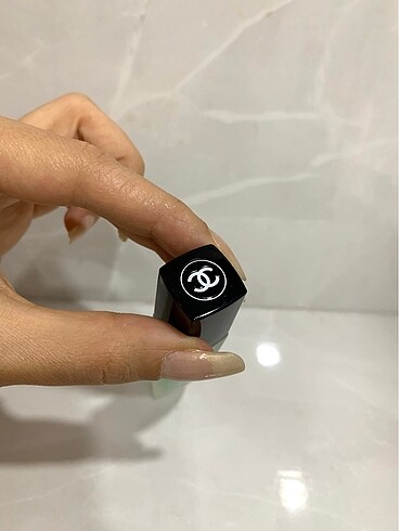 Chanel Güzelleştirici Dudak Serumu - Görsel 3
