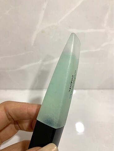 Chanel Güzelleştirici Dudak Serumu - Görsel 4