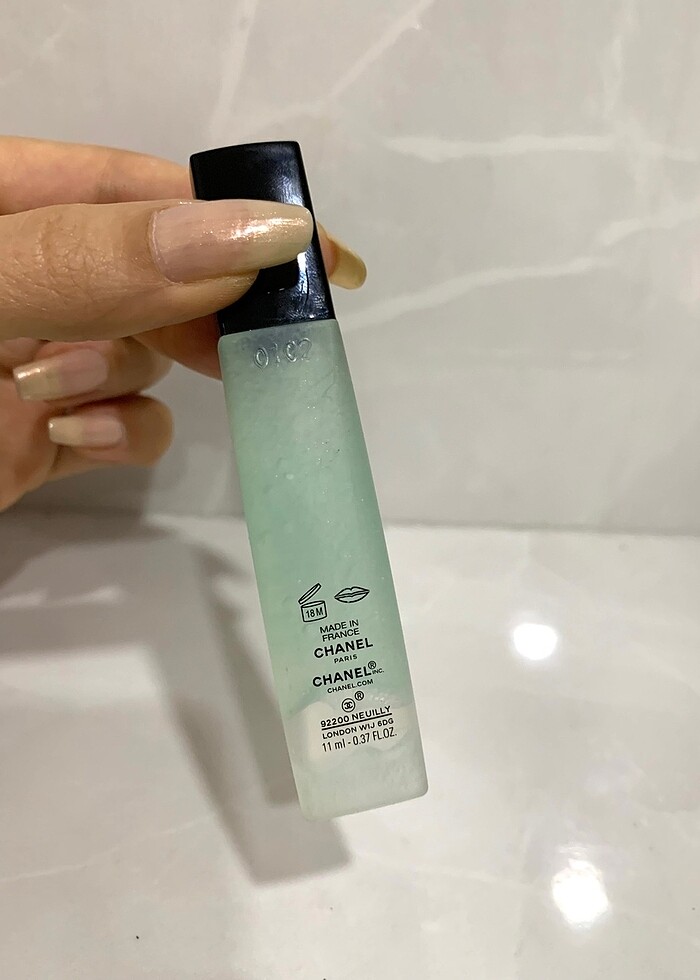 Chanel Güzelleştirici Dudak Serumu - Görsel 2