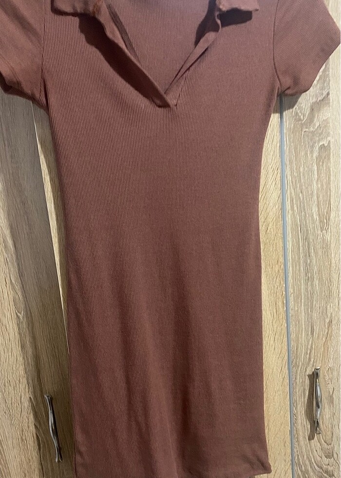 Kahverengi lacıste yaka günlük elbise - Görsel 2