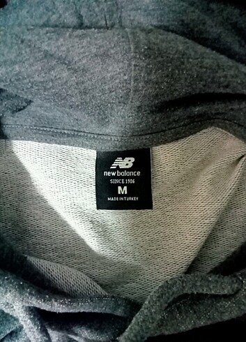 m Beden New Balance logosu baskılı sweatshirt