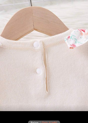 Bebek Kız Çiçek Desenli Beyaz Triko Tulum - Görsel 3