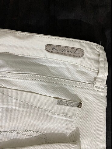 30 Beden beyaz Renk Pantalon