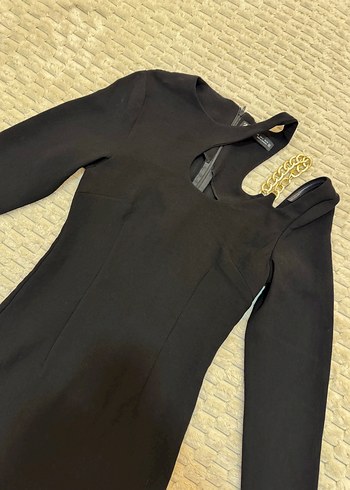 Zincir Detaylı Siyah Uzun Kollu V Yaka Elbise - Görsel 3