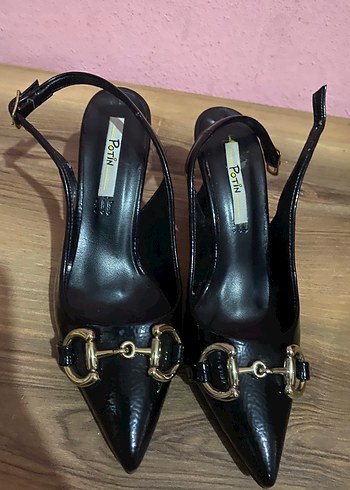 Siyah Parlak Yılan Desenli Stiletto Topuklu Ayakkabı