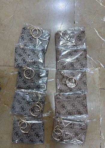 Beden Guess Baskılı Gri Fermuarlı Kadın Cüzdanı