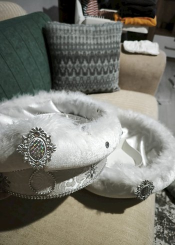 beyaz kürk kenarli sünnet kına na tepsisi ve sepeti - Görsel 2