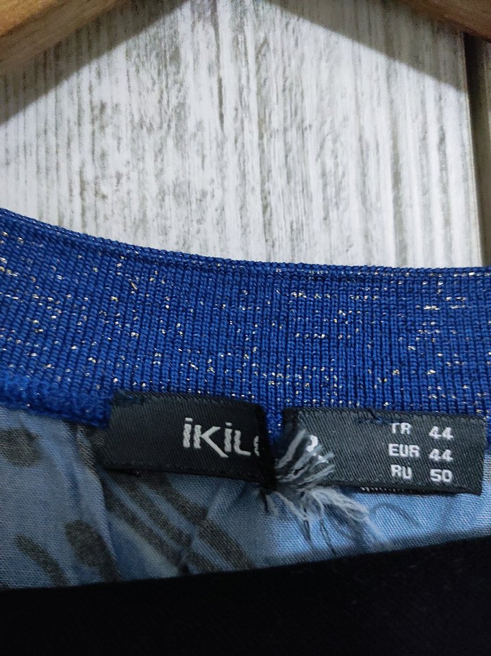 Mavi V Yakalı Kolsuz Uzun Elbise - Görsel 4