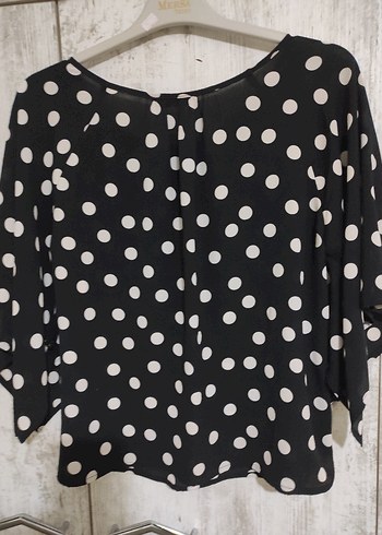 Siyah-beyazlı puantiyeli bluz - Görsel 2