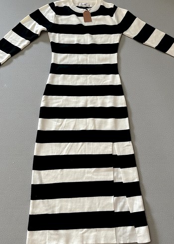 Siyah Beyaz Çizgili Uzun Kollu Triko Elbise - Görsel 3