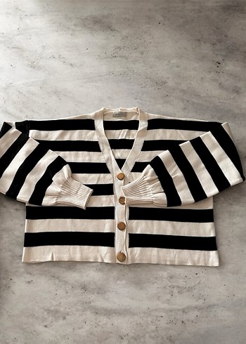 Etiketli Zebra Desenli Bol Kesim Kadın Hırka - Görsel 4