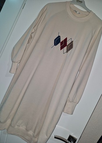 Nakışlı Beyaz Kadın Uzun Kollu Sweatshirt - Görsel 2