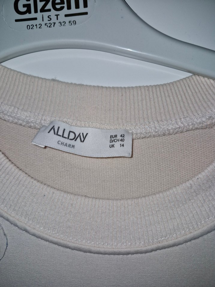 Nakışlı Beyaz Kadın Uzun Kollu Sweatshirt - Görsel 4