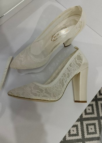 Dantel İşlemeli Beyaz Topuklu Kadın Ayakkabı - Görsel 4