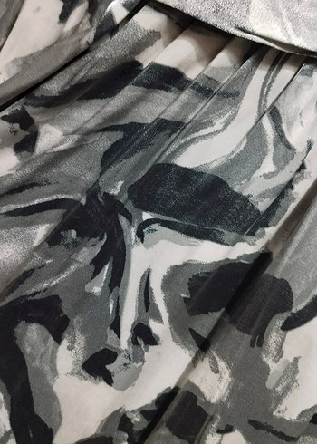 Gri Batik Desenli Dizüstü Kadın Elbise - Görsel 2