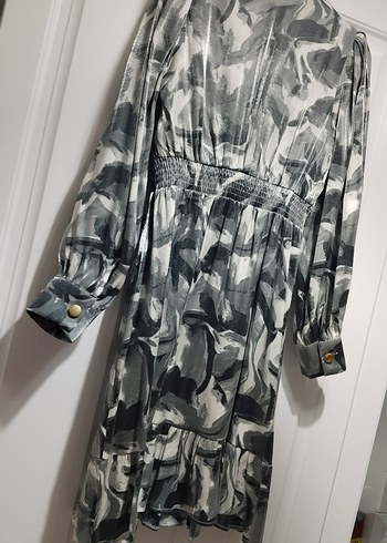 Gri Batik Desenli Dizüstü Kadın Elbise - Görsel 6