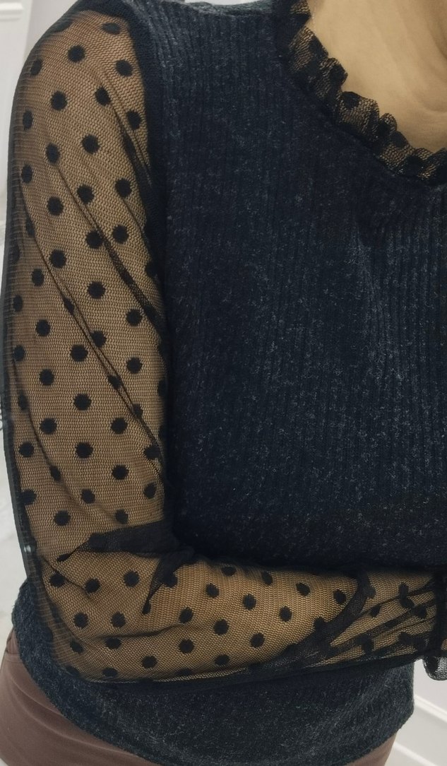 Siyah Puantiyeli Triko Balıkçı Yaka Bluz - Görsel 2