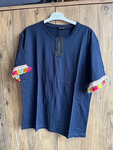 Etnik model tişört