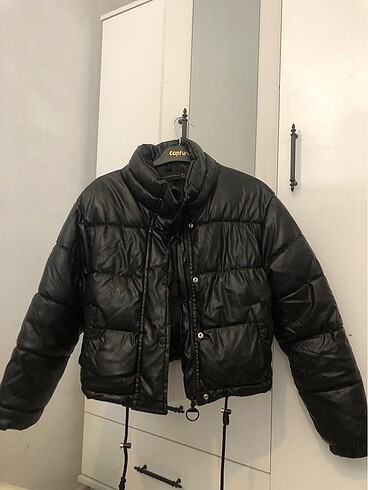 Siyah deri mini mont