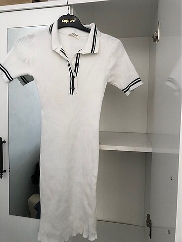 Polo yaka beyaz elbise